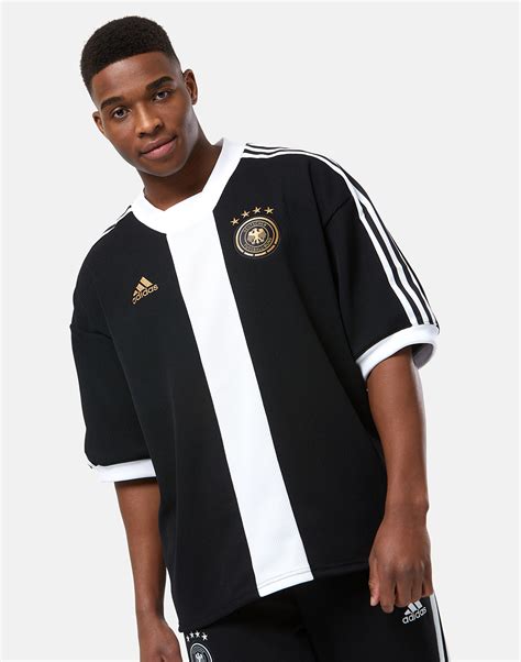 adidas shirt met schoenen erop|adidas football shirt.